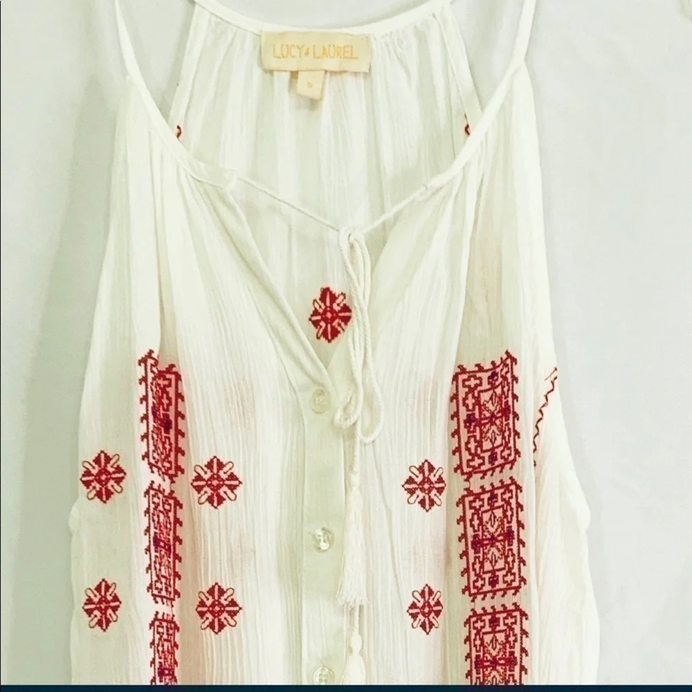 Lucy & Laurel Sleeveless White Blouse,Size Small. Stylish Spaghetti Strap